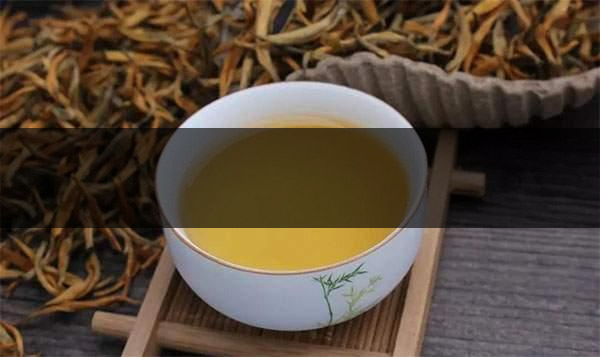 四招（方面）教你學(xué)會(huì)辨別茶的新陳！-1