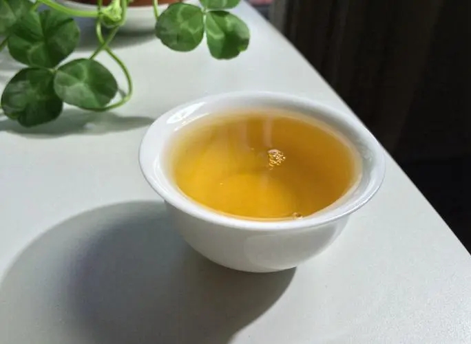 2022年一喝普洱茶肚子就熱熱的怎么回事？