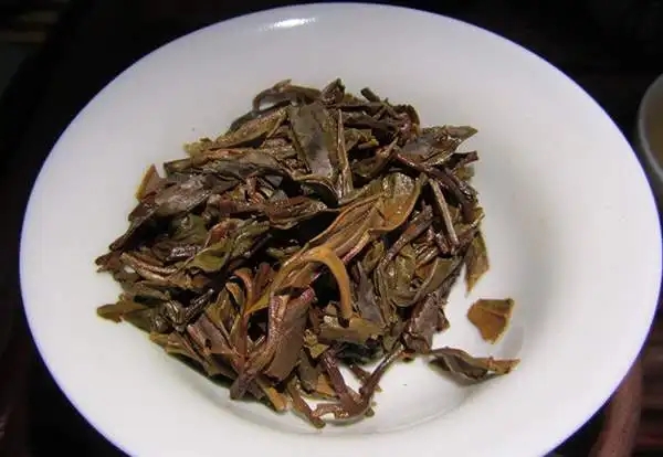 為什么普洱茶的葉底會(huì)出現(xiàn)紅梗？