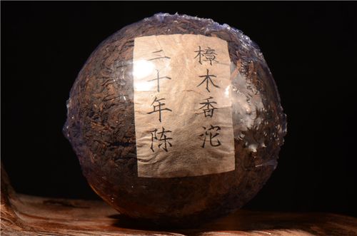 收藏普洱茶，應(yīng)選擇知名品牌還是小品牌？